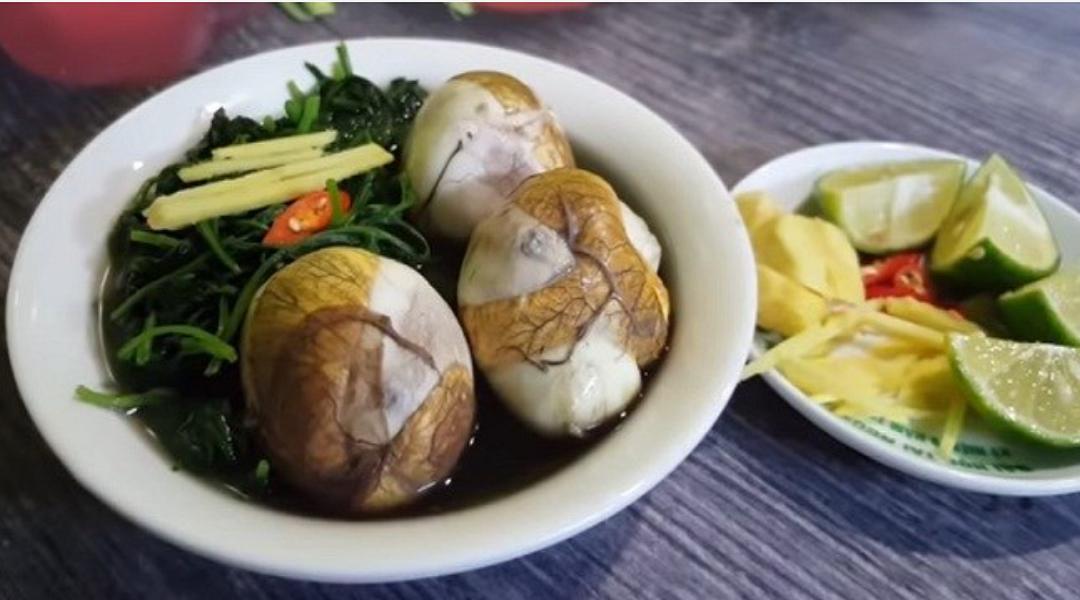 Hột vịt lộn một món ăn dân giã quen thuộc của người Việt