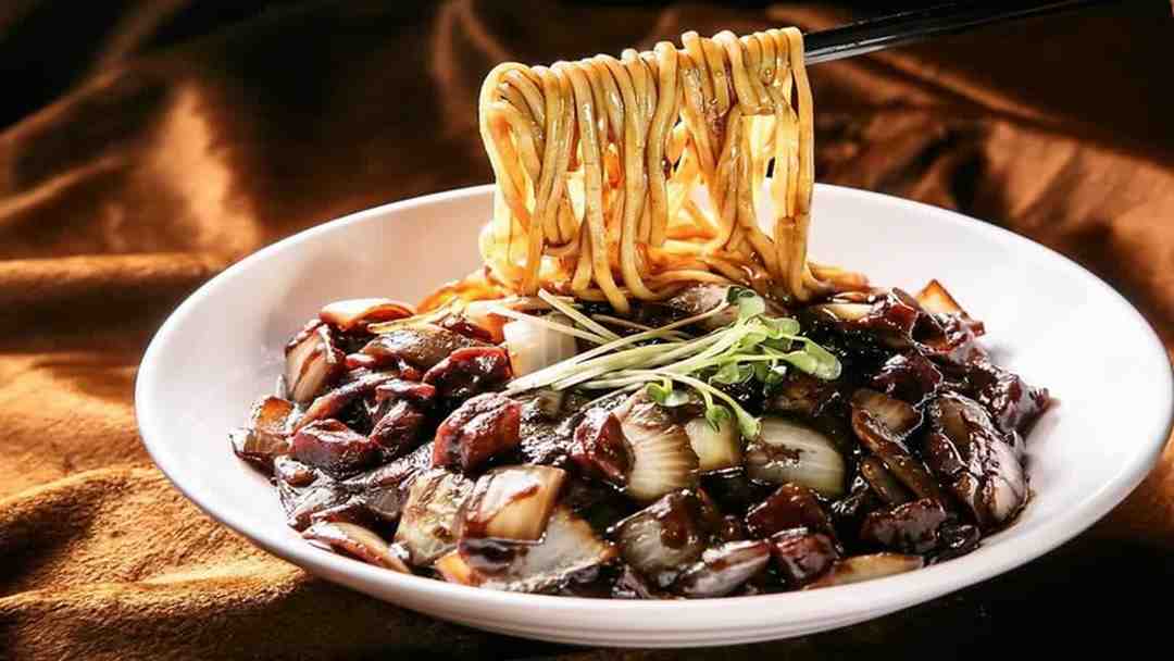 Mì jajangmyeon là một món ăn đặc sản của đất nước Hàn Quốc